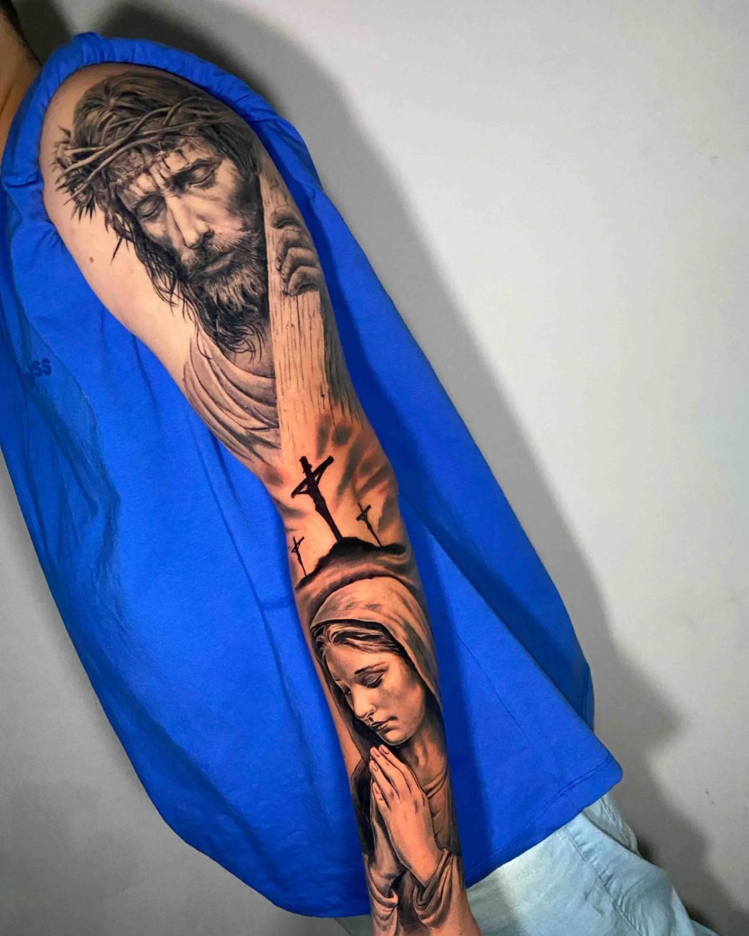 Especialista em Tatuagem Realista no Portal dos Ipês, Cajamar. Transformando memórias em arte na pele com técnica e segurança