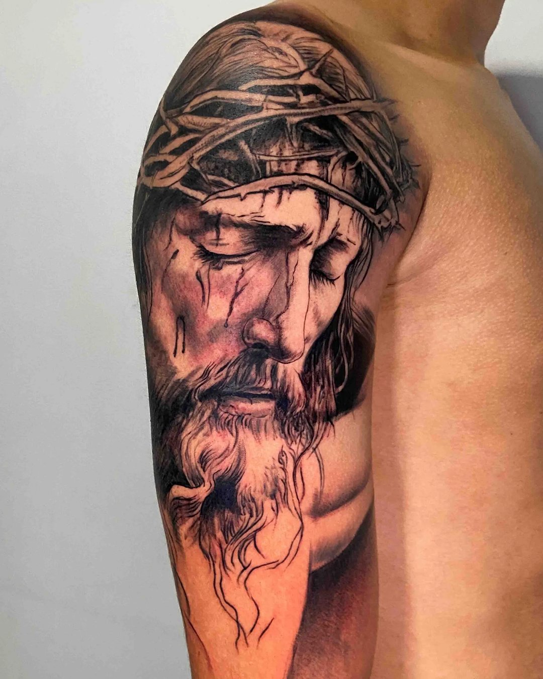Especialista em Tatuagem Realista no Portal dos Ipês, Cajamar. Transformando memórias em arte na pele com técnica e segurança