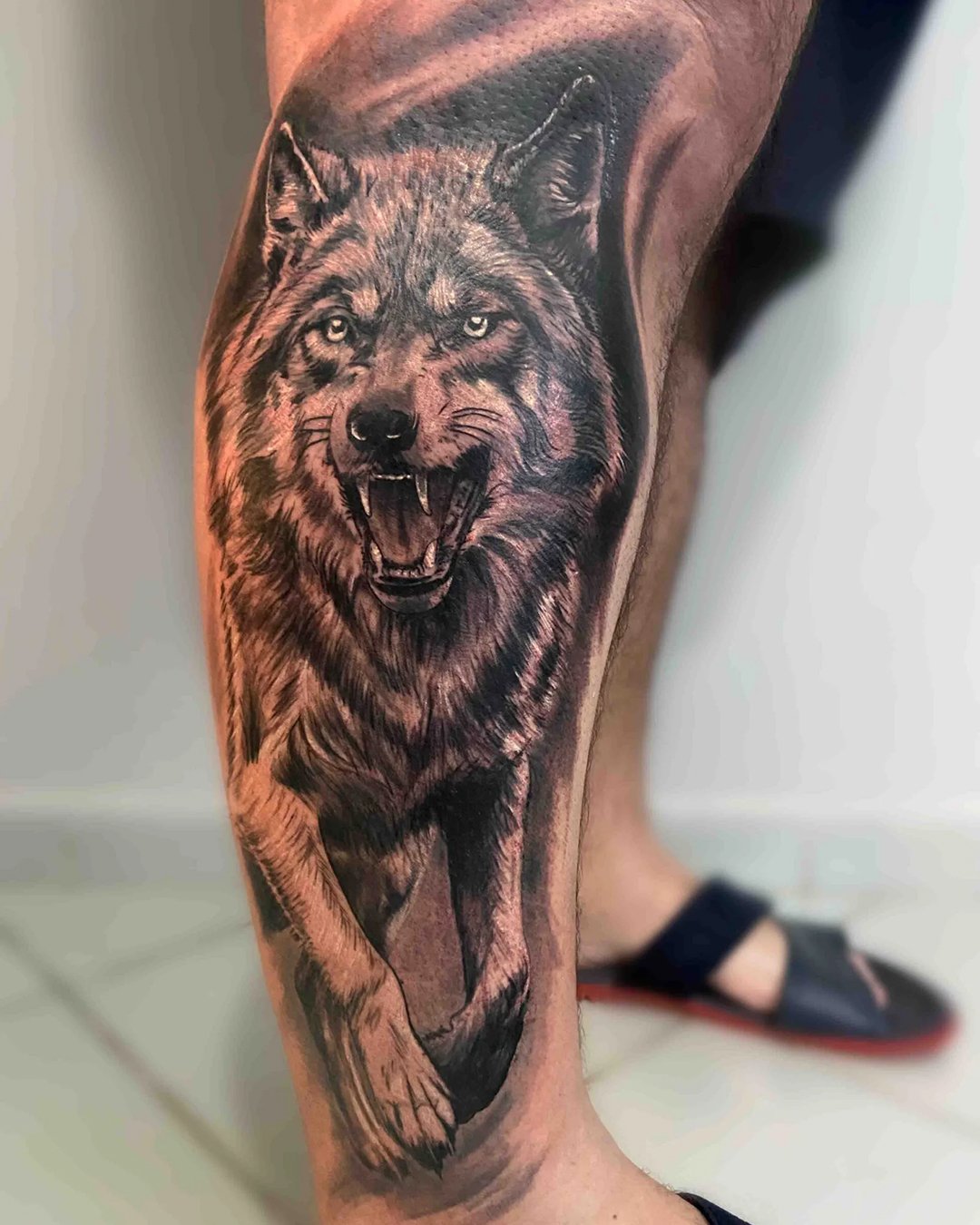Especialista em Tatuagem Realista no Portal dos Ipês, Cajamar. Transformando memórias em arte na pele com técnica e segurança