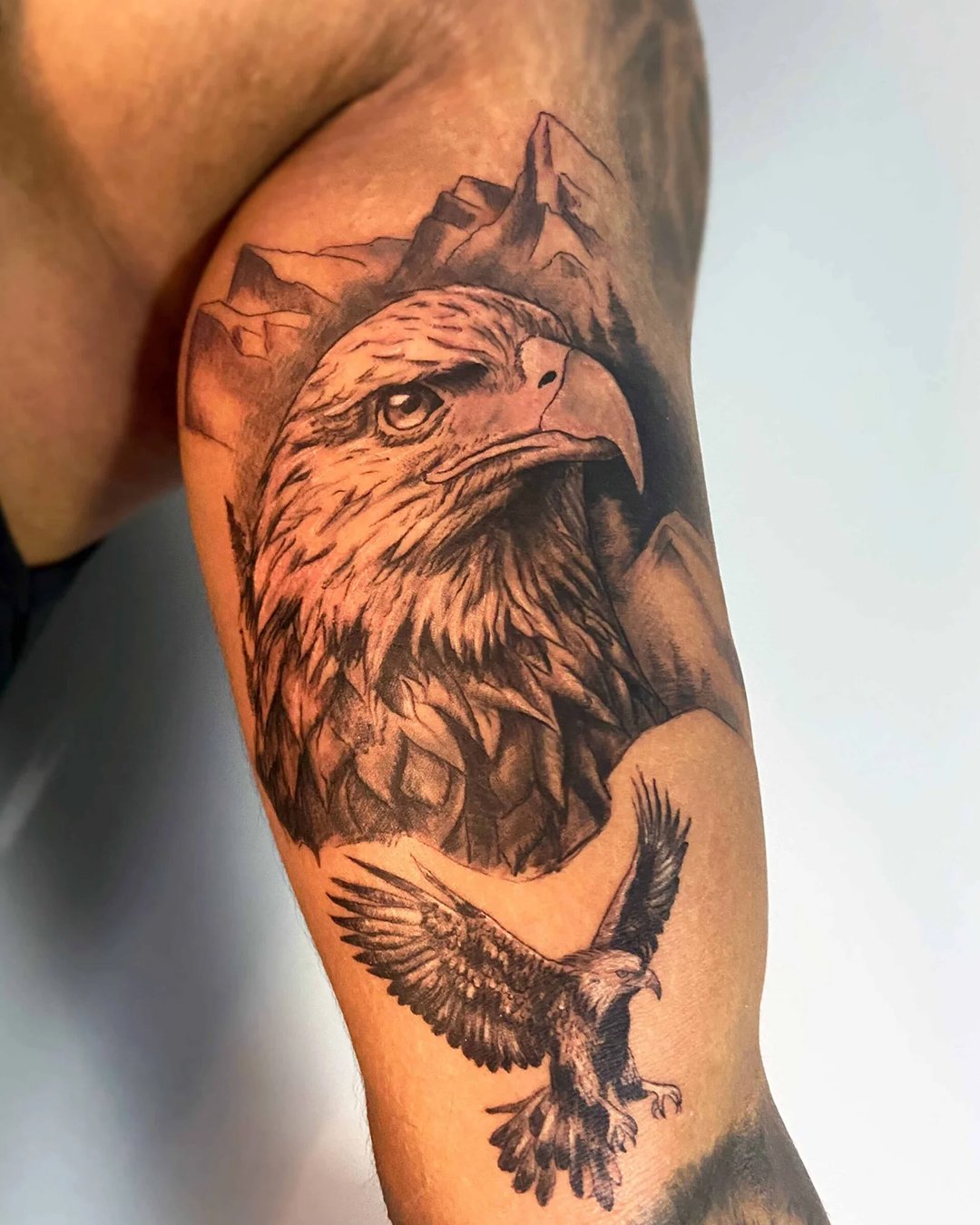 Especialista em Tatuagem Realista no Portal dos Ipês, Cajamar. Transformando memórias em arte na pele com técnica e segurança