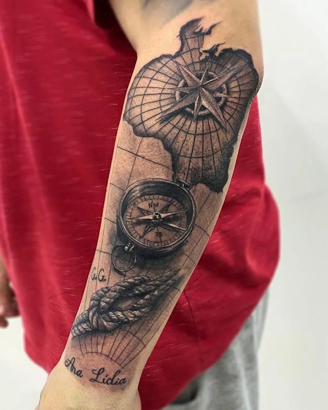 Especialista em Tatuagem Realista no Portal dos Ipês, Cajamar. Transformando memórias em arte na pele com técnica e segurança