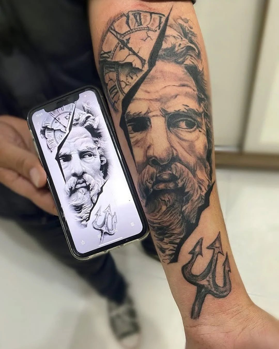 Especialista em Tatuagem Realista no Portal dos Ipês, Cajamar. Transformando memórias em arte na pele com técnica e segurança