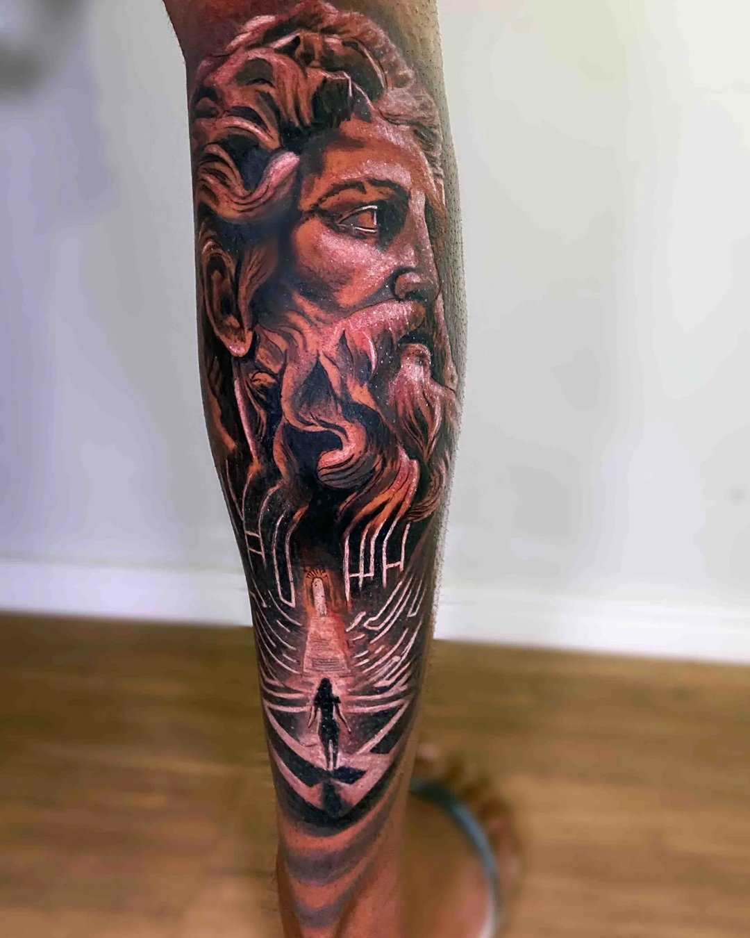 Especialista em Tatuagem Realista no Portal dos Ipês, Cajamar. Transformando memórias em arte na pele com técnica e segurança