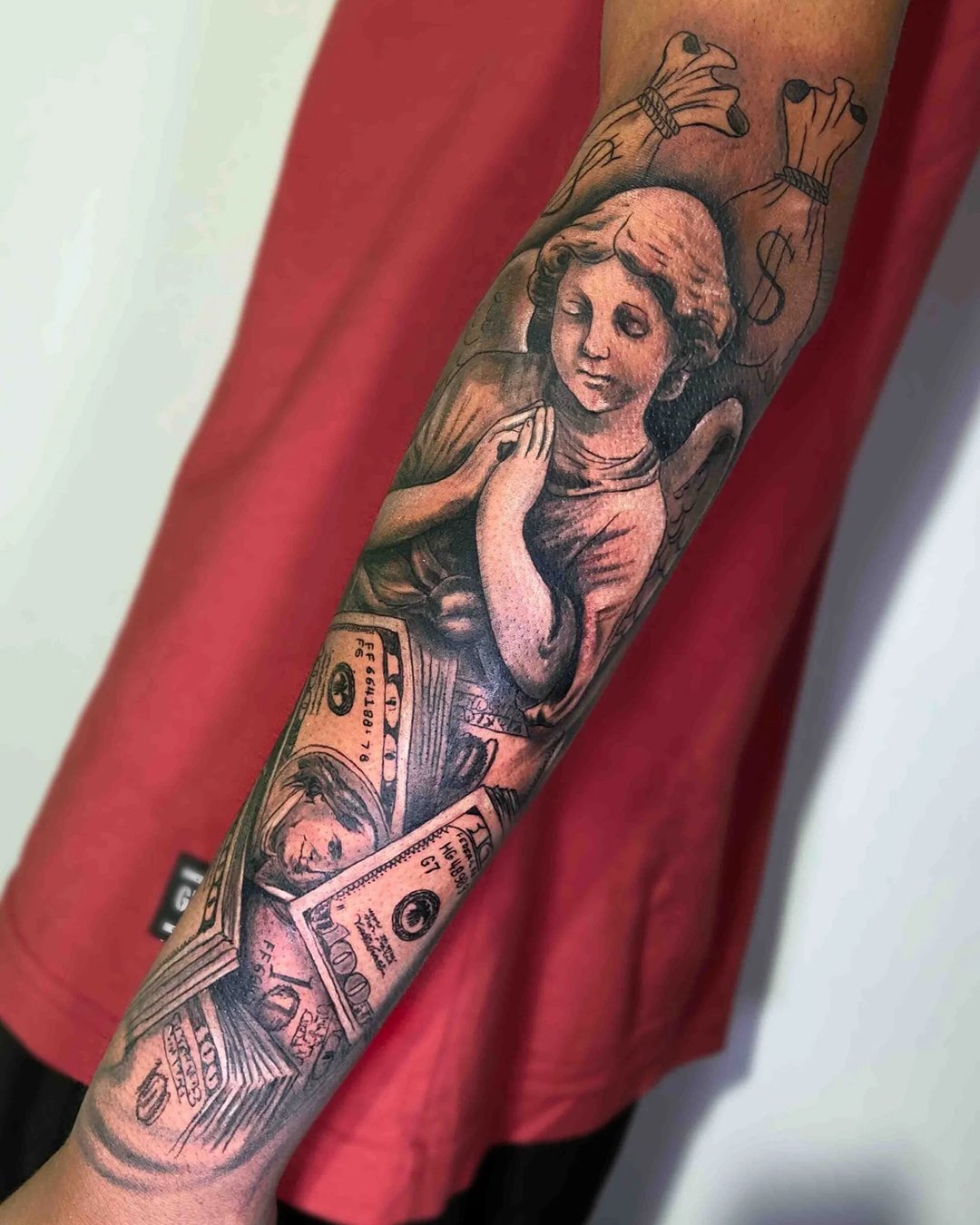 Especialista em Tatuagem Realista no Portal dos Ipês, Cajamar. Transformando memórias em arte na pele com técnica e segurança