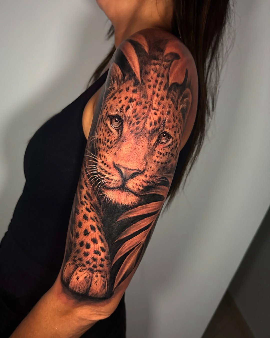 Especialista em Tatuagem Realista no Portal dos Ipês, Cajamar. Transformando memórias em arte na pele com técnica e segurança